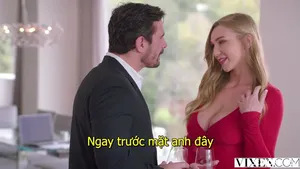 Mẫu nữ lai hổ đen trắng được đặc biệt trao cho một chú chim lớn, một cậu bé nhỏ, một người phụ nữ nồng nhiệt, toàn bộ câu chuyện được phơi bày hoàn toàn trước mặt đứa trẻ trần trụi.