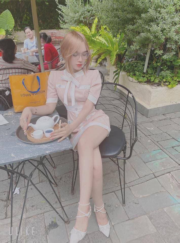 Chị kế bị thằng em phát hiện thủ dâm rồi sau đó…