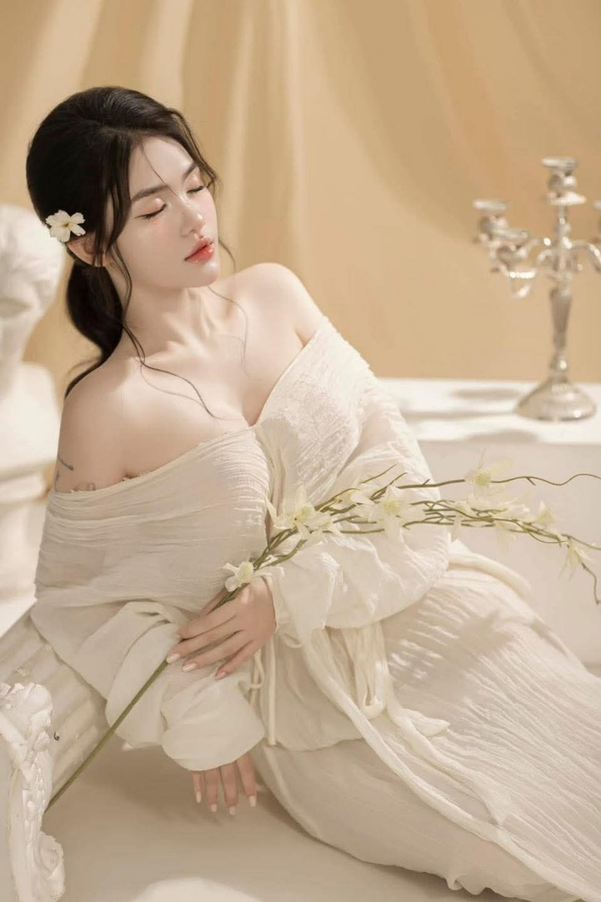 Tôi đã thử quan hệ tình dục qua đường hậu môn lần đầu tiên khi tôi 18 tuổi và tôi đã thực sự yêu thích nó. Cận cảnh